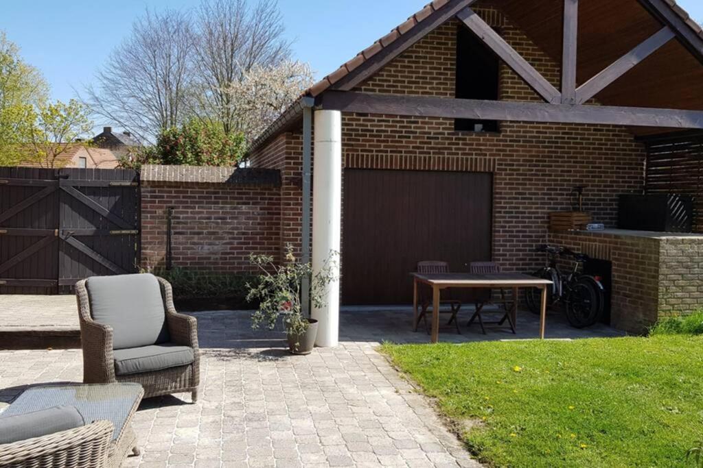 Appartement isolé, 1 chambre avec terrasse privée Ramillies Extérieur photo